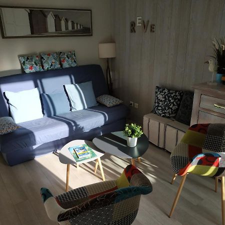 Charmant Appartement A 350M De La Plage Et Du Port Fréjus Exterior foto